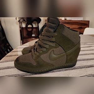 Nike Dunk Sky Hi Essential Wedge Army Rough Green Wmn’s Size 6.5 644877-302